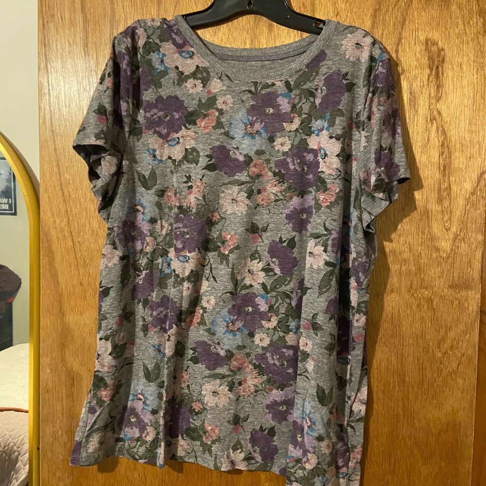 Torrid classic fit floral tee shirt